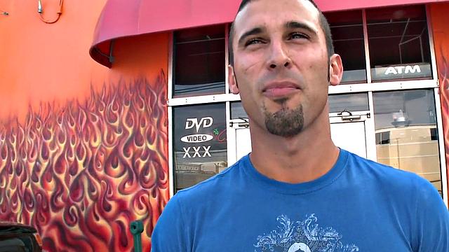 Fooled str8 gloryhole sucked and by gay dude