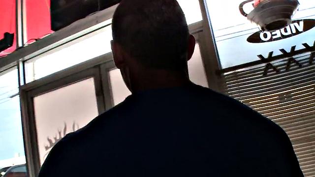 Fooled str8 gloryhole sucked and by gay dude