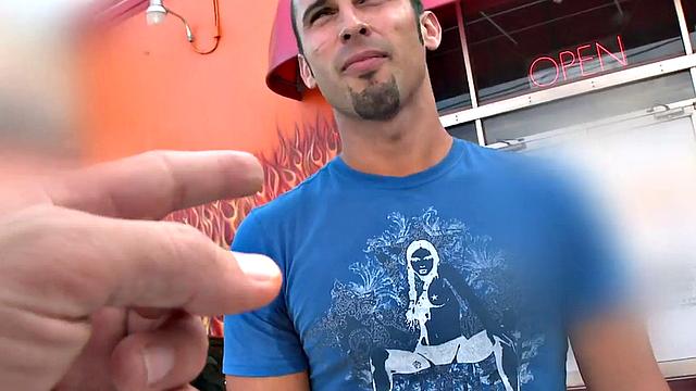 Fooled str8 gloryhole sucked and by gay dude