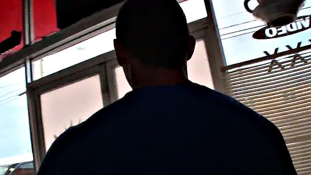 Fooled str8 gloryhole sucked and by gay dude