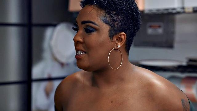 Huge ebony cougar fucks skinny guy