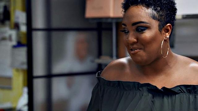 Huge ebony cougar fucks skinny guy