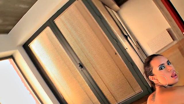 Amateur IR anal maid gaping her juicy butt on BBC