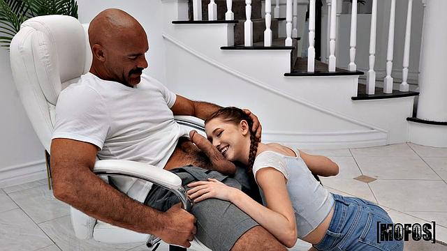 Petite Myra Loves Guys