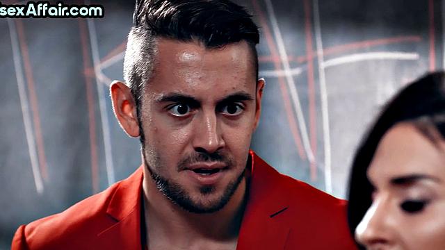 Beauty teacher cockriding in 3some