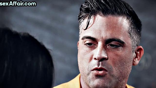 Beauty teacher cockriding in 3some