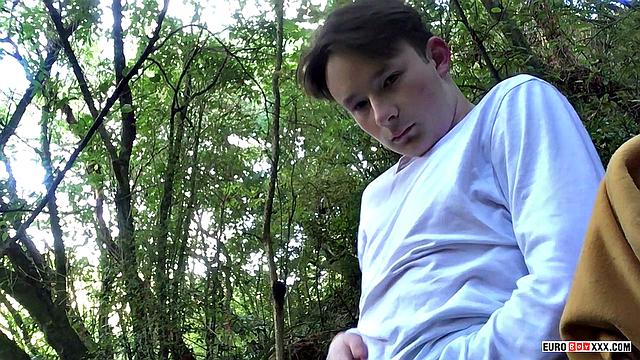 Brave Guy In the Forest - Andy's Adventure