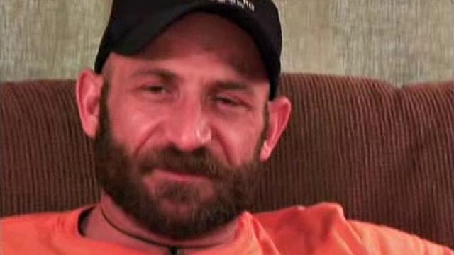 Шейн сам не знает кто он, но от группняка с мужиками не отказывается