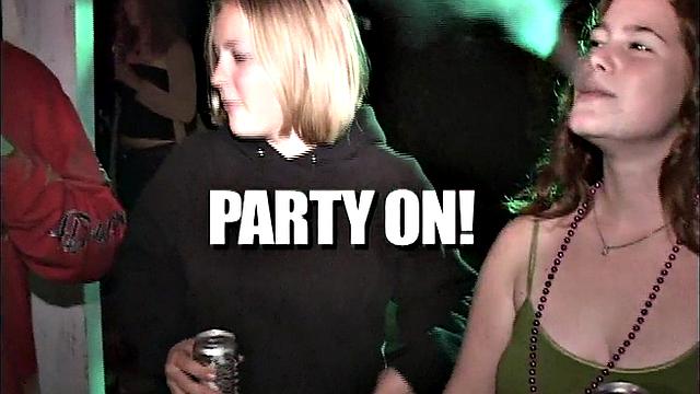 Partying college teens sucking dick