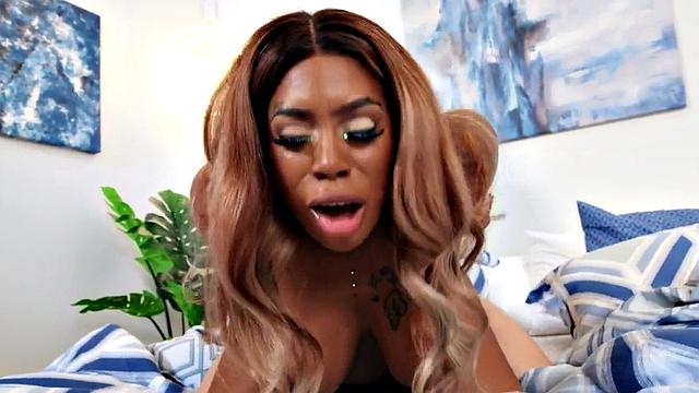 Ebony MILF loves fucking with nice dick in wet pussy