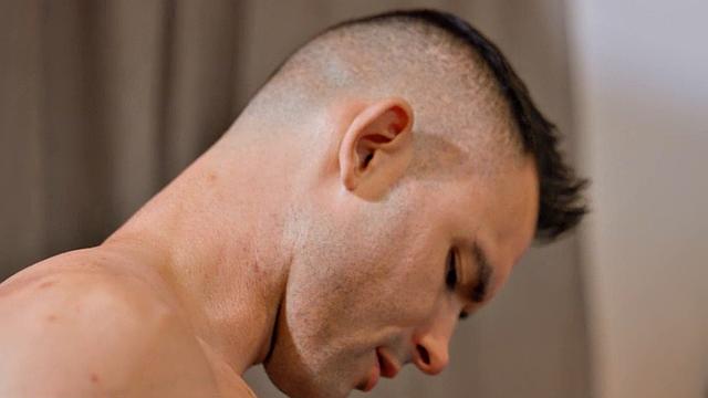 Barebacked jock swaps cum with BF after getting banged