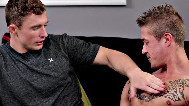 Amateur tattooed jock barebacked by BF at home