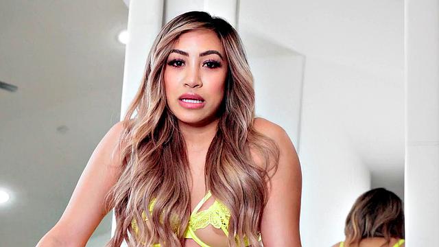 Bigtitted blondie deepthroating boyfriend's cock