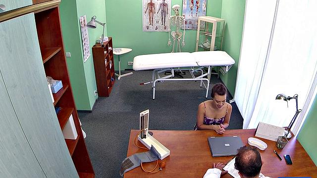 Doctor scares patient with Halloween nurse