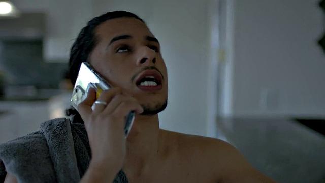 Black muscle rims bottom before bareback in couple