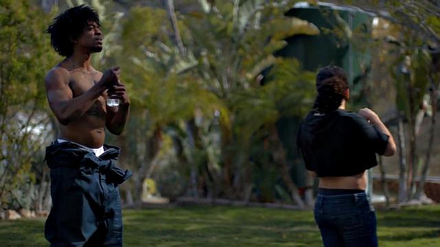 Black muscle rims bottom before bareback in couple