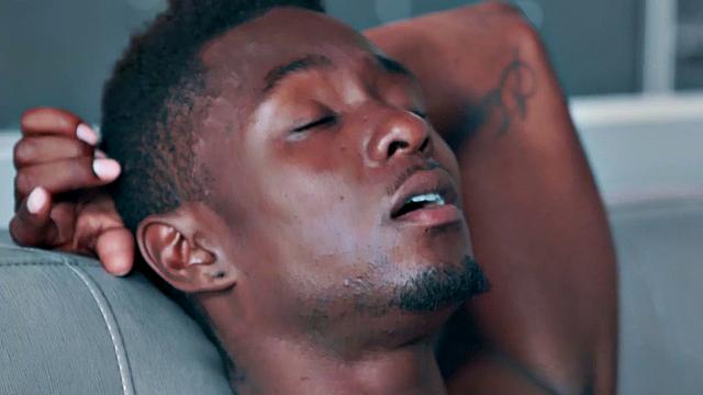 White bottom deepthroats BBC dude before bang