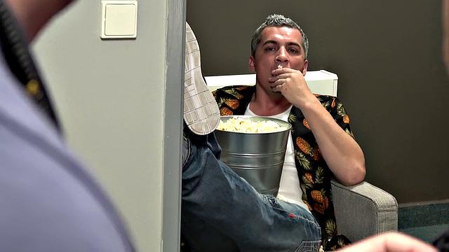 Catalonia's hottest hostel gangbang: kissing, fingering, cowgirl, handjob, and cumshots galore!