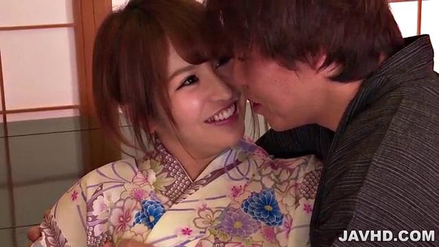 浴衣美女・美巨乳こころと一泊中出し旅行