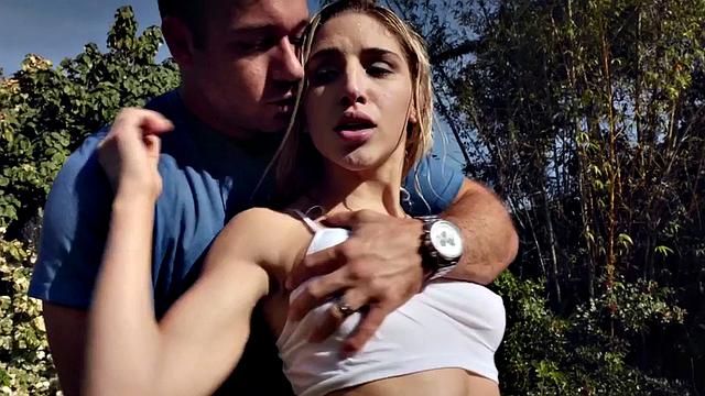 блондинка с большой жопой получает анальный и потом целуется без стыдa