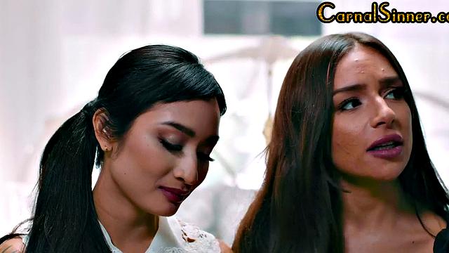 Sinner Asian seducing her BF with scissoring skills