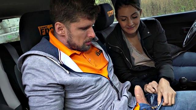 Driving slut pleases her instructor to pass the test