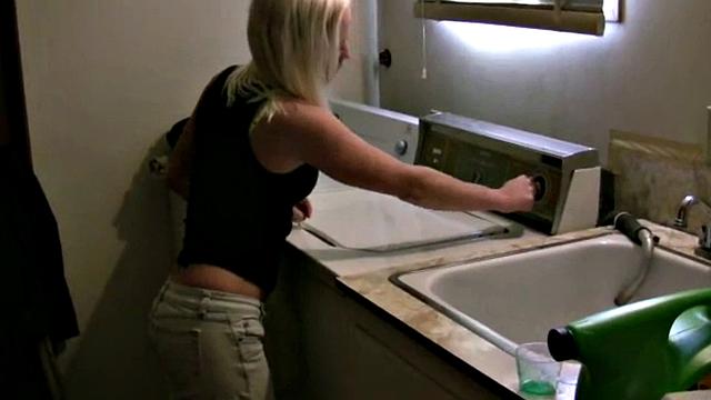 Jewel Blowjob and rubbing in Shower