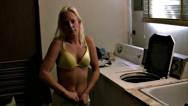 Jewel Blowjob and rubbing in Shower