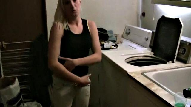 Jewel Blowjob and rubbing in Shower