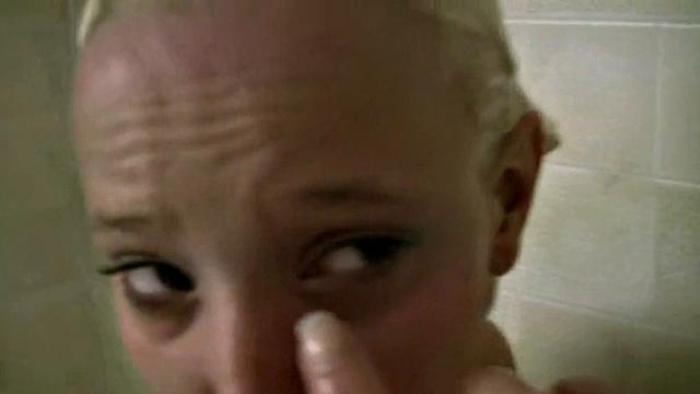 Jewel Blowjob and rubbing in Shower