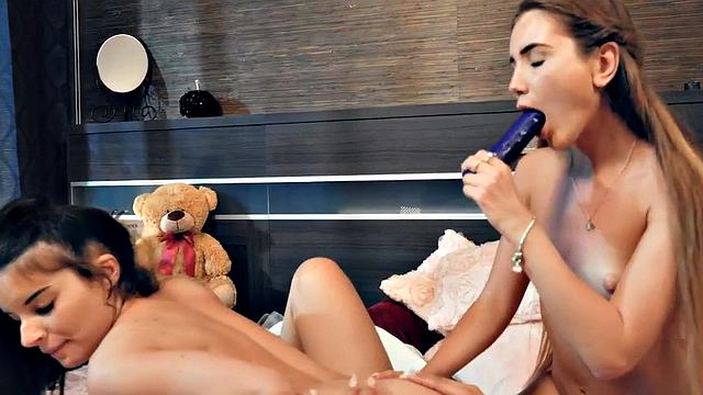 21yo anal dykes fuck assholes in analtoying threesome