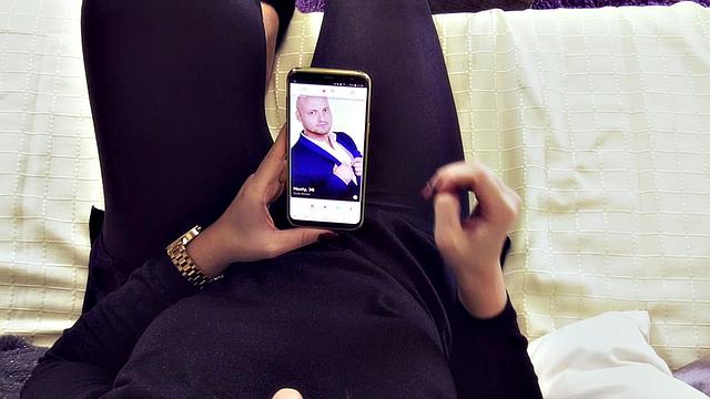 Tinder Date on Good Friday