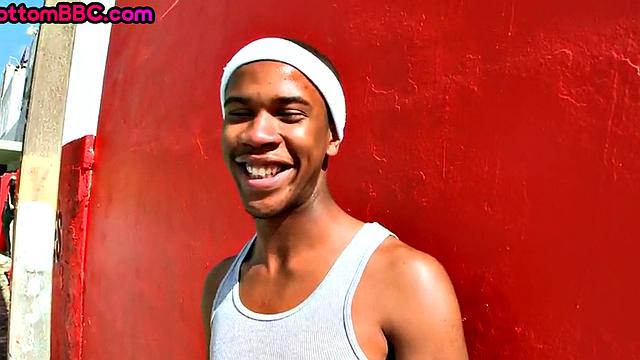 Nubian thug picked up and drilled outdoors by white top