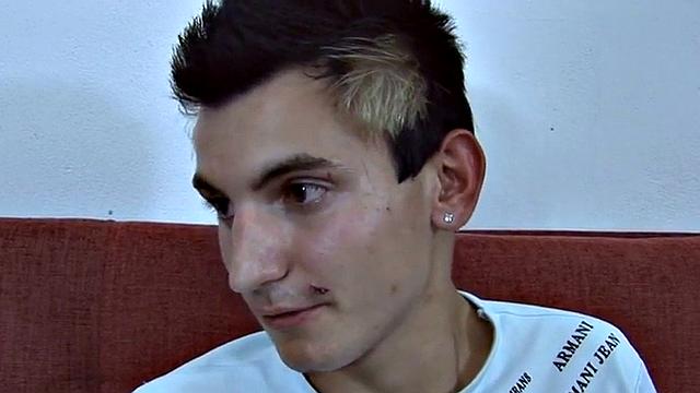 Strapon domina pegging loser