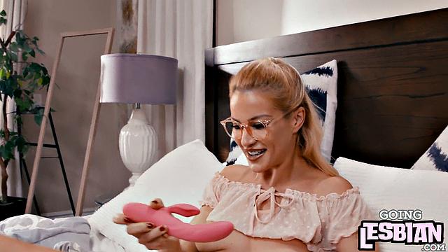 Cute lesbian facesitting on sexy GF