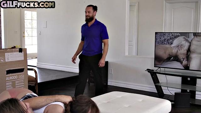 Cock-hungry cougar deepthroating 2 dicks