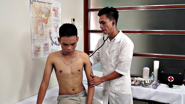 Seducing Asian doctor blows patient and fingers asshole