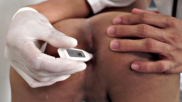 Seducing Asian doctor blows patient and fingers asshole