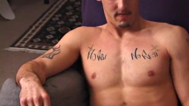 Три озабоченных парня сосут член