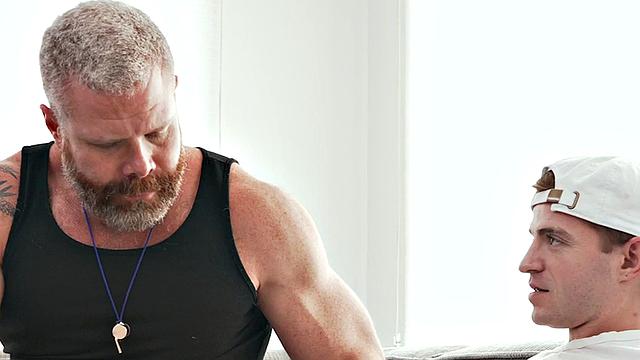 Perverted gay fucks perverted stud in anal hole