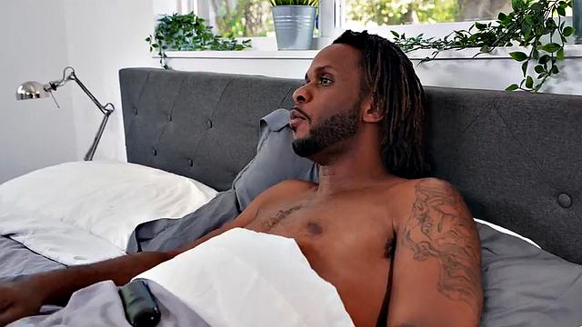 Big booty black lady smashed by big black cock