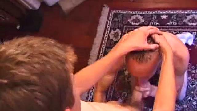 Рор и Скайлерр устраивают битву глоток и сдаются под напором спермы