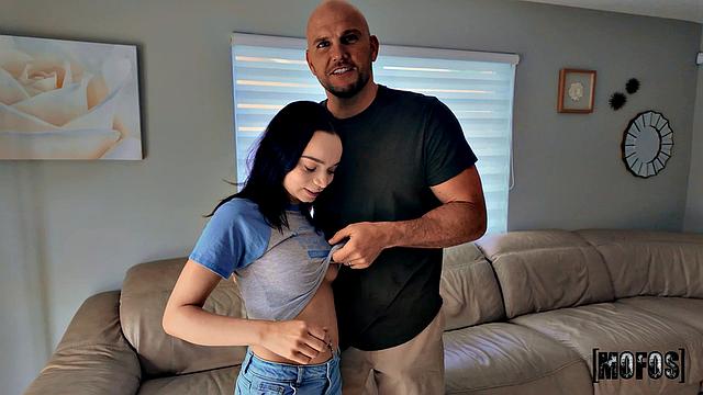 страстная балерина сосёт и ловит горячий финиш на лице