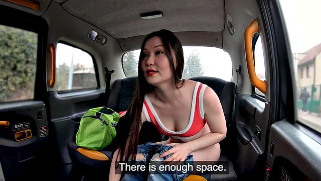 Asian enjoys taxi sex outdoor with taxi driver