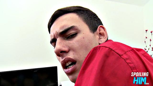 Horny twunk bottomed