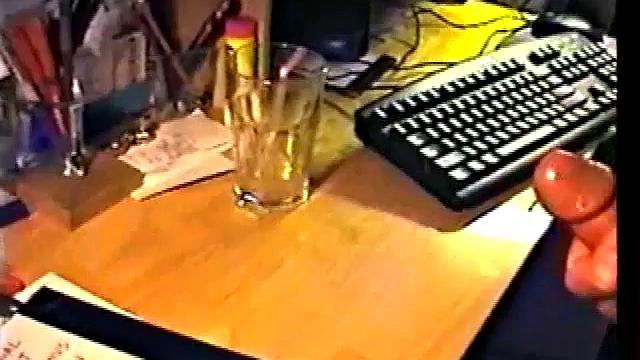 Зак дрочит свой большой член на камеру