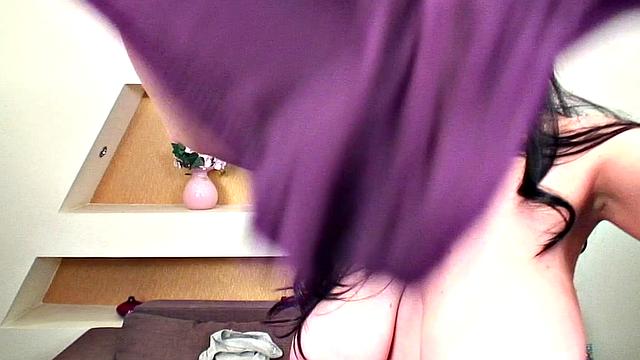 Sha's Oiled Boobs Display