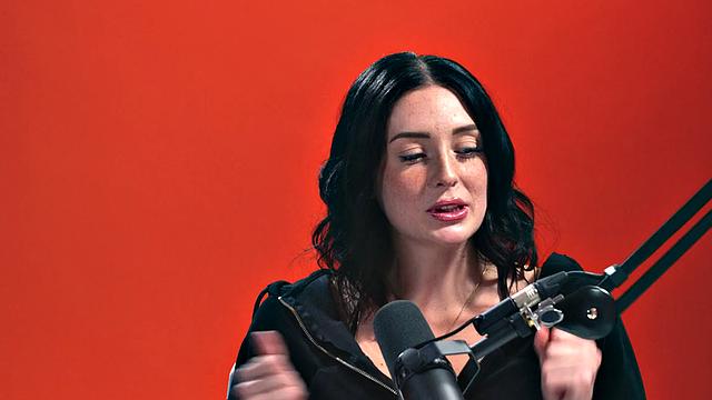 Pussytoying inked babe solo masturbating after casting