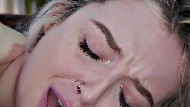 Lezbian sub gaping in 3some analfuckingby lezdom