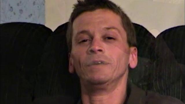 скотт дрочит после смены